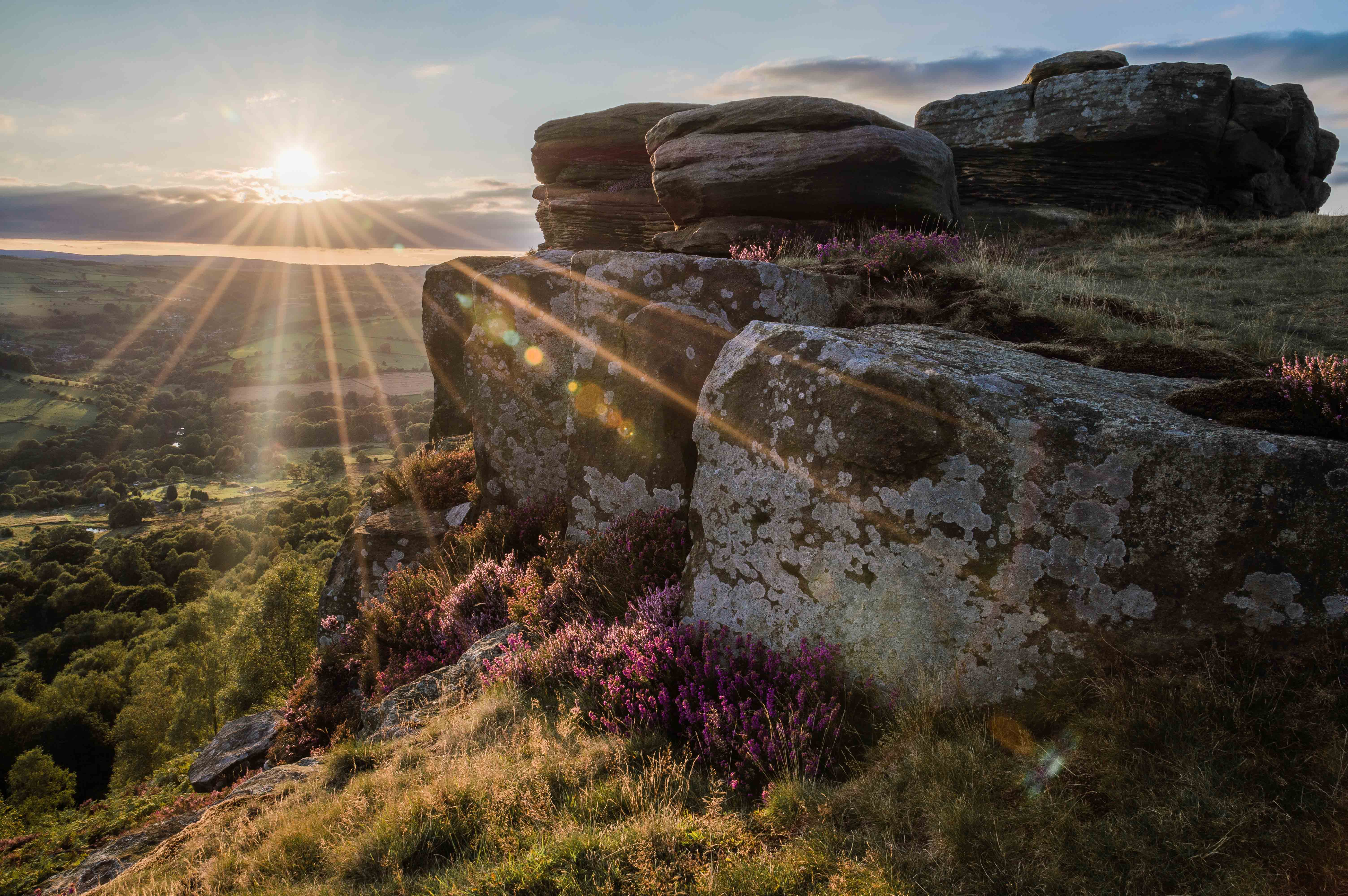 rock_formation_curbar_edge.jpg